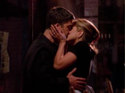 primer beso ross y rachel ross y rachel, ross y rachel primer beso, ross y rachel beso, ross y rachel friends, beso, tejetintas, tejetintas blog, impulsividad, ser impulsivo, dejarse llevar por impulsos, blog literario, reflexiones